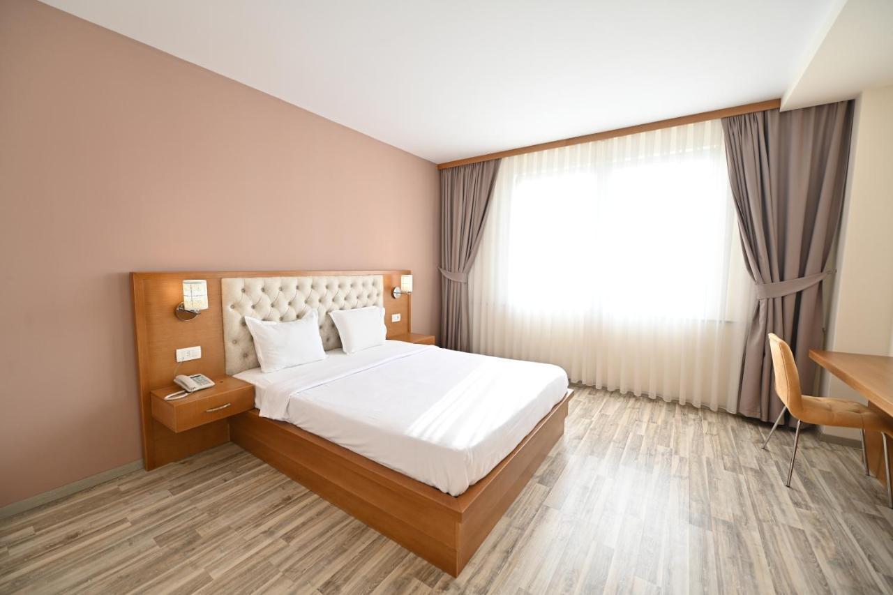 Hotel La Villa Gjakova Екстериор снимка